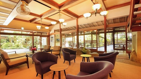 Lobby lounge