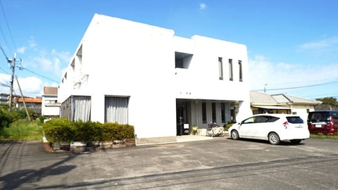 Primary image