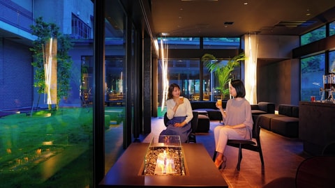 Lobby lounge