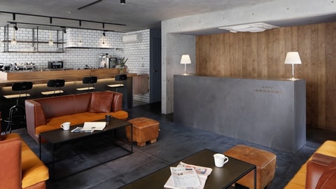 Lobby lounge