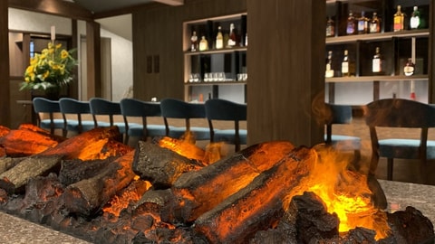 Lobby lounge