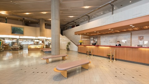 Check-in/check-out kiosk