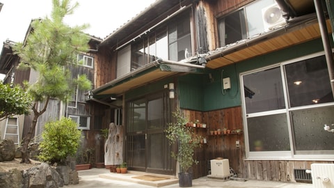 Primary image