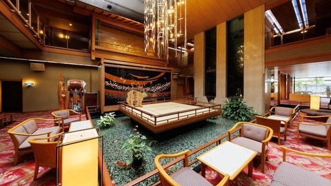 Lobby lounge