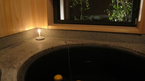 Deep soaking bathtub