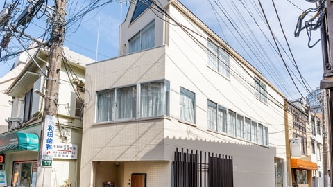 Primary image
