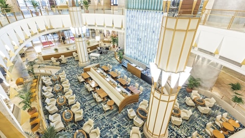 Lobby lounge