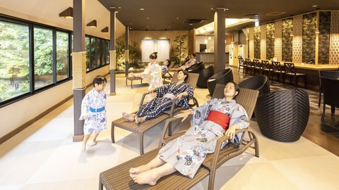 Lobby lounge