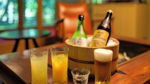 Lobby lounge