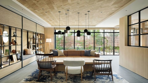 Lobby lounge