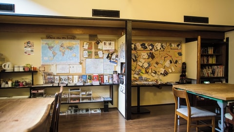 Lobby lounge