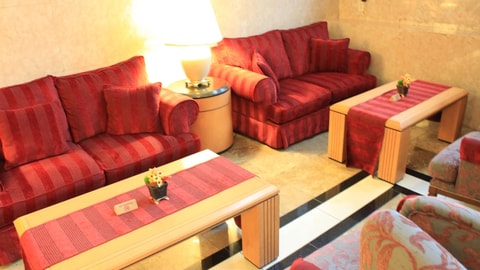 Lobby lounge