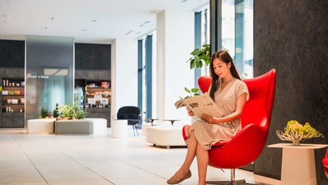 Lobby lounge