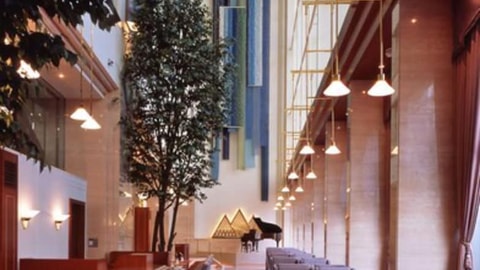 Lobby lounge