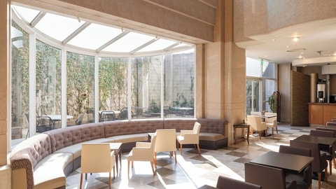 Lobby lounge