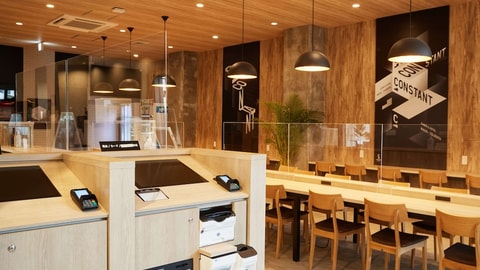 Lobby lounge