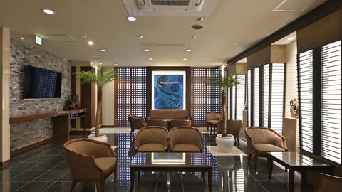 Lobby lounge