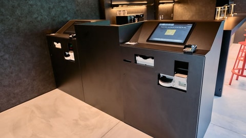 Check-in/check-out kiosk