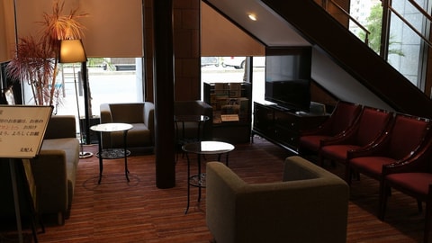 Lobby lounge