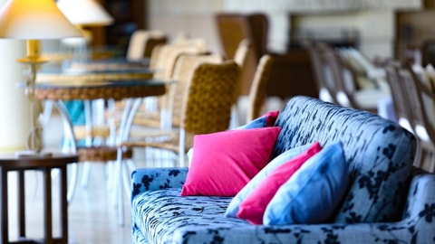 Lobby lounge
