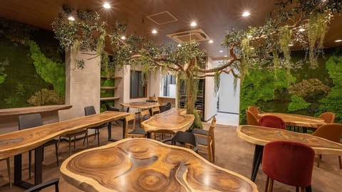 Lobby lounge