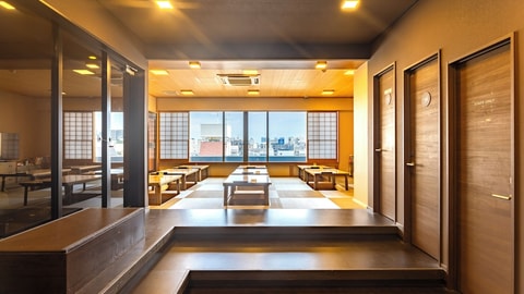 Lobby lounge