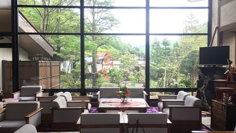 Lobby lounge