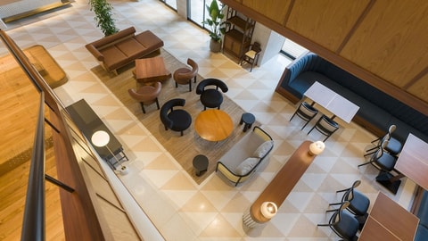 Lobby lounge