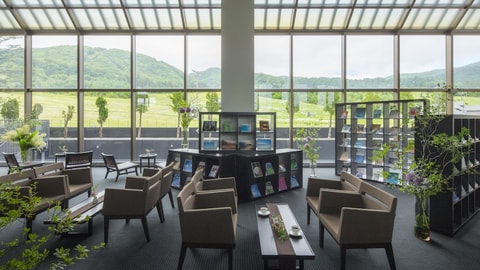 Lobby lounge