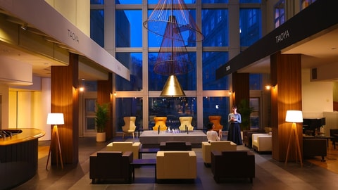 Lobby lounge