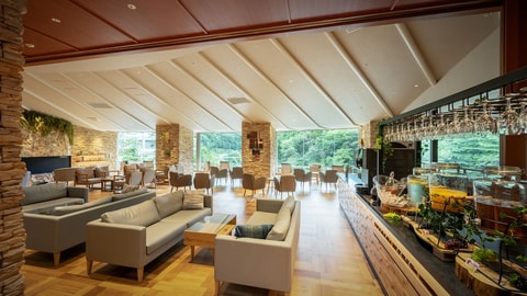 Lobby lounge